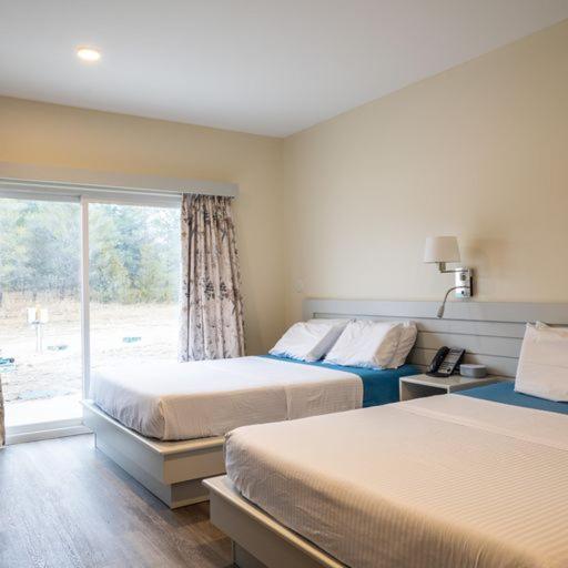 Leelas Villa Inn Flesherton Экстерьер фото